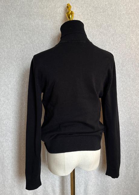 Klasický čierny rolák, s