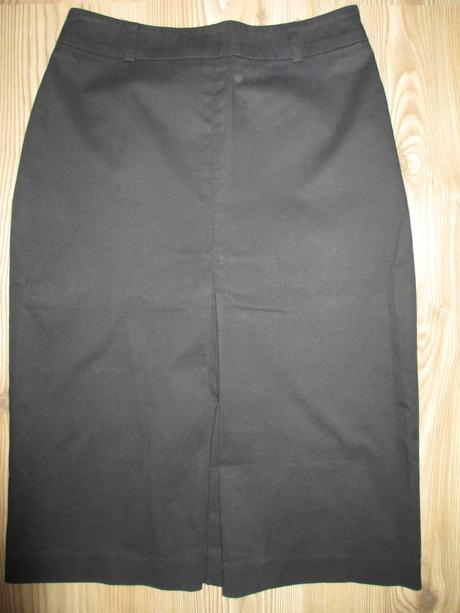 Velmi kvalitna cierna sukna zn. caroll, velk. xs-s, s