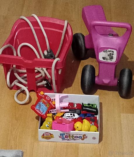 Mix odrážadlo, hojdačka, hračky, 