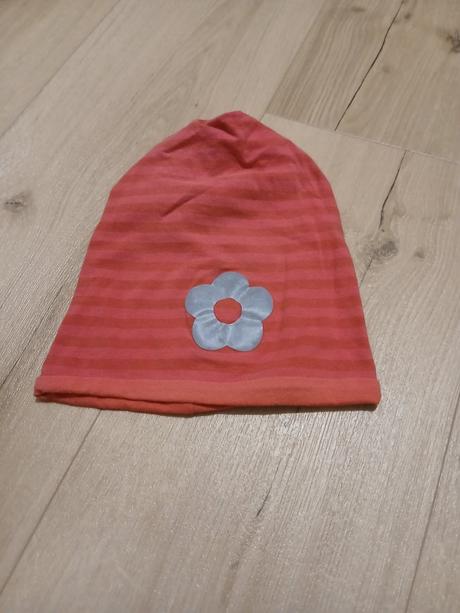 Čiapka s kvietkom, 50