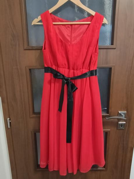 Predám spoločenské šaty, 40