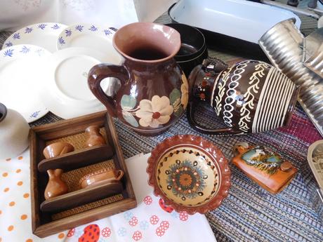 Sklo,porcelán,keramika,smalt,textilie,