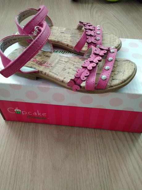 Sandalky, cupcake,25