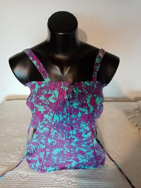 Pekné tielko na leto, s