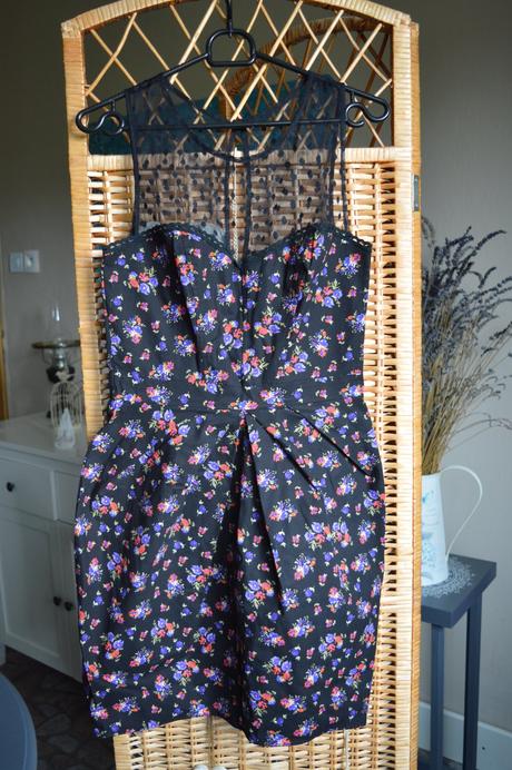 Kvetové šaty, atmosphere,36