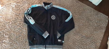 Raz oblecena vetrovka, nike,l