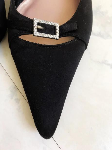 Atlasové lodičky, 38