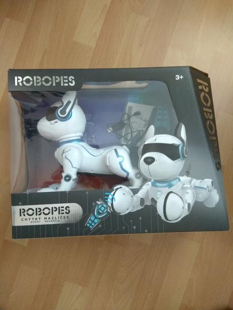 Robopes - interaktivny pes, 