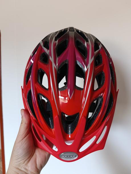 Dámska cyklistická prilba, m