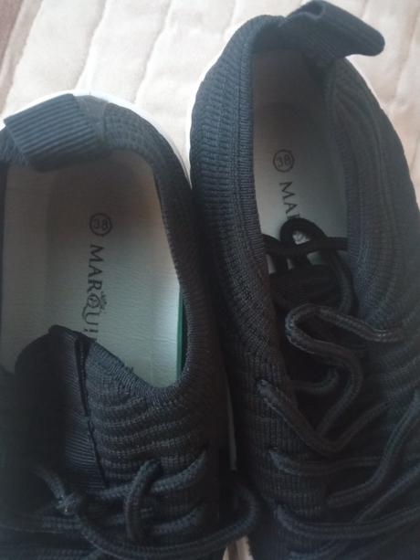 Tenisky s bielou podrážkou, 38