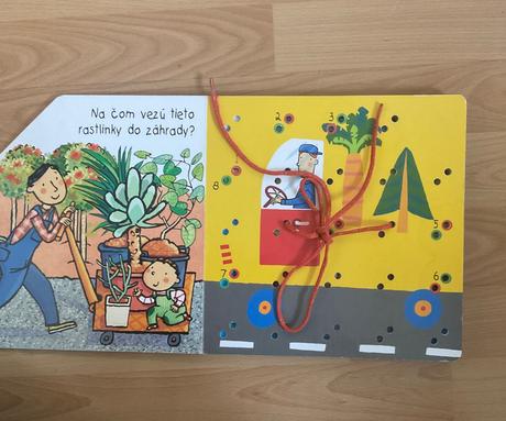 Kniha navliekacia so snurkou hladaj auticko, 