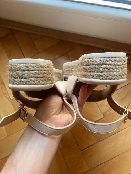 Klinove sandálky na platforme, 38