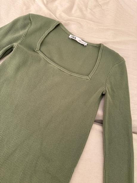 Vrubkovane saty zara, zara,m