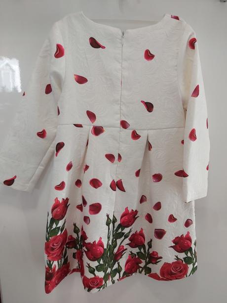 Krásne šatôčky, 128