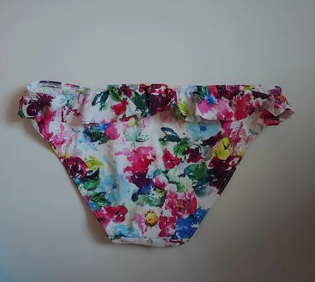 Kvietkované plavky s volánom, m