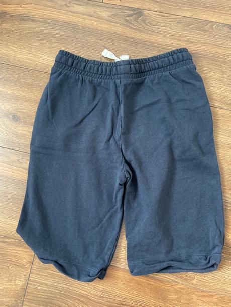 Kratasi, reserved,152