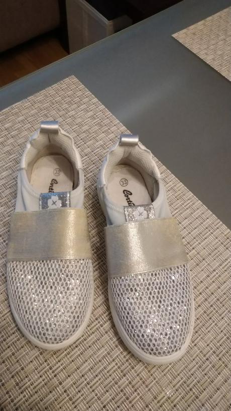 Strieborné poltopánky č. 33 zn. cortina, 33