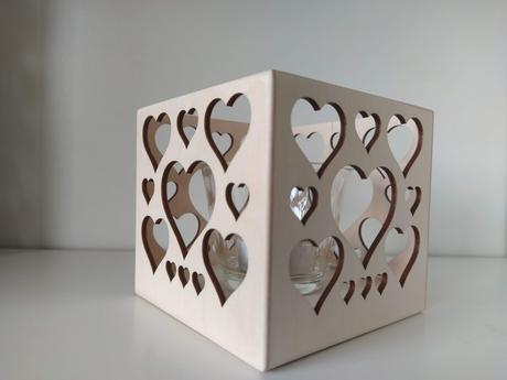 Drevený svietnik srdiečka, 
