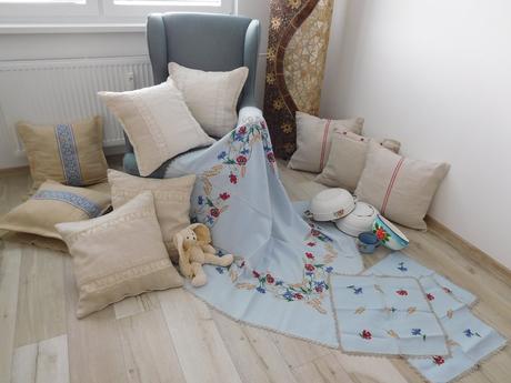 Vankúše z ľanového plátna , obrus starodávny, 