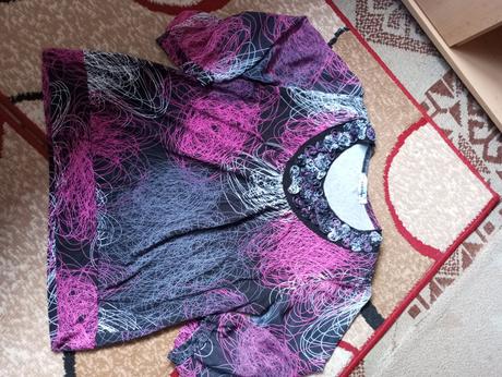 Tričko a kvietkami, l