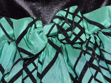 Kvalitne velmi pekne šaty na slavnost, 86