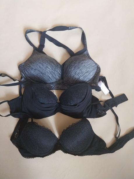 3x podprsenka ..cena spolu, h&m,70a