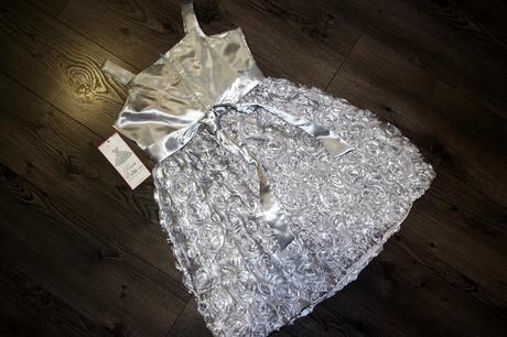 S visačkou rareedition strieborné šaty, v. 152-158, rare editions,158