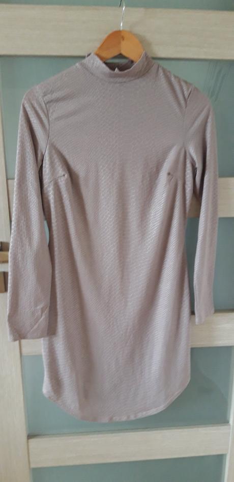 Zaujímavé šaty, s