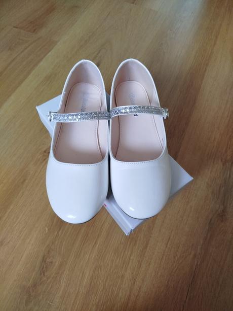 Topánky na prvé sväté prijímanie, graceland,36