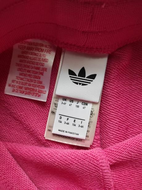 Nové tepláky, adidas,104