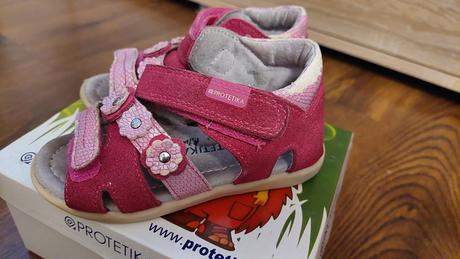 Sandalky, protetika,23