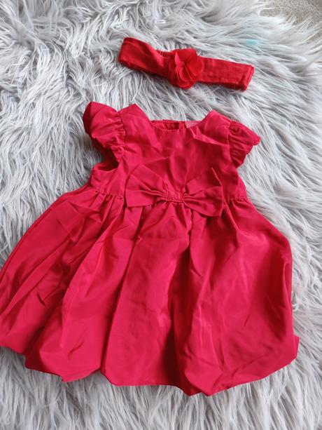 Červené saténové šaty č.56, 56