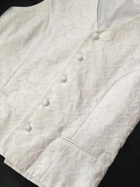 Svadobna vesta a kravata, 48