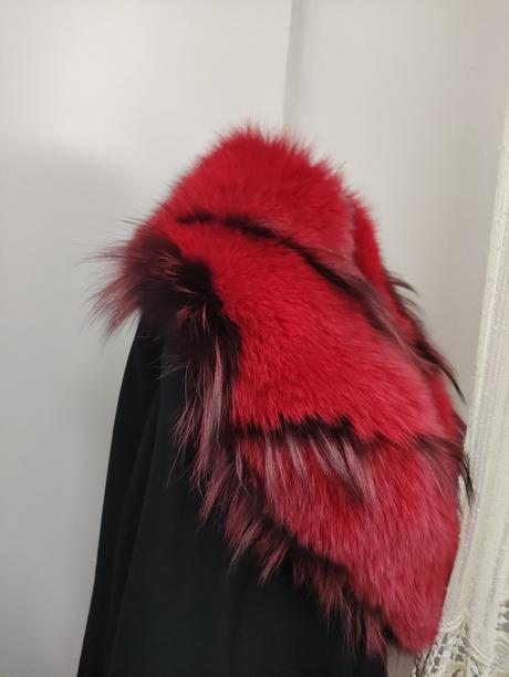 Pravá kozusina líška červeny černý.,