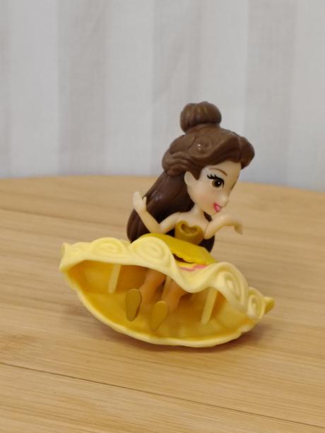 Zberateľská retro princezná bella disney hasbro,
