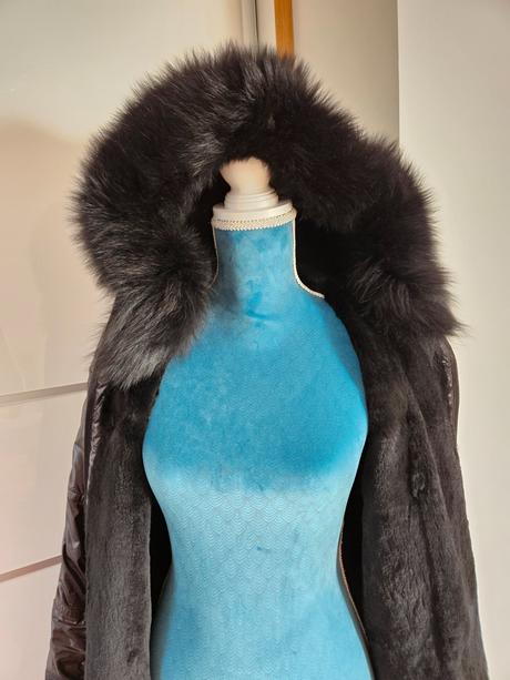 Ventrovka/bunda zn.kara vel.m/l, 38