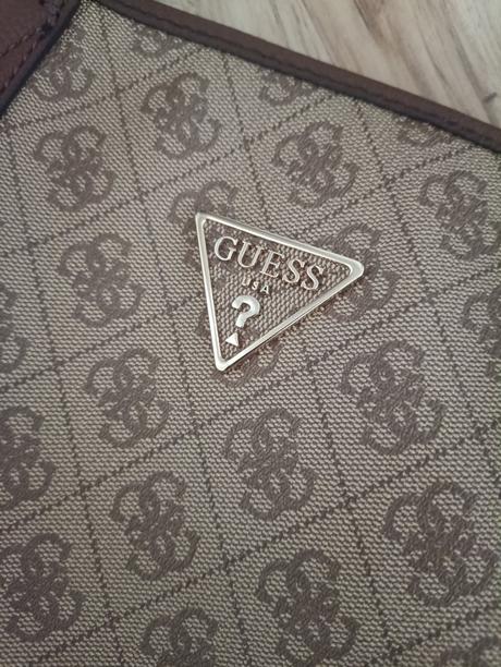 Kabelka, guess