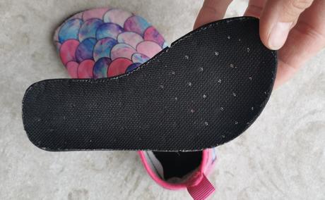 Coqui s topánkami vhodnými do vody, coqui,25