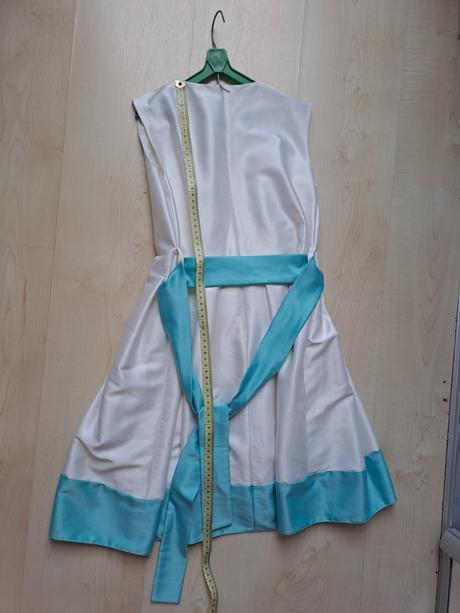 Slávnostné šaty, 146