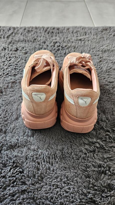 Buffalo botasky, puma,37