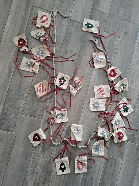 Vianočný adventný kalendár,  šitý, 