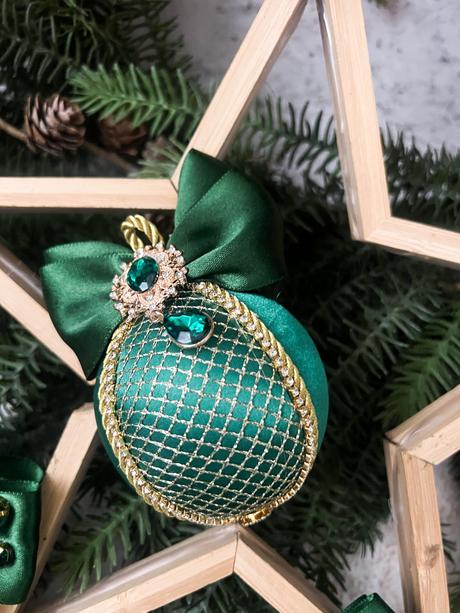 Vianočné smaragdové ozdoby,