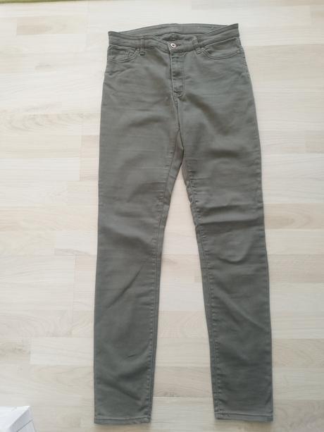 Olivové nohavice, 38