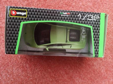 Bburago lamborghini gallardo model z kovu 1/32,