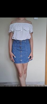 Top s odhalenými ramenami a volánom, h&m,s