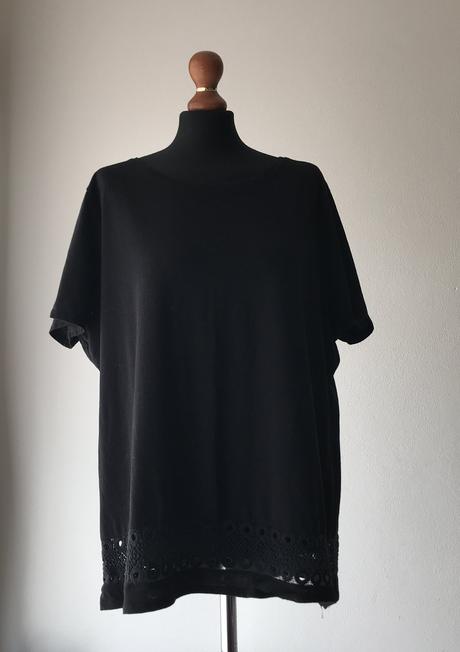 Elegantné čierne tričko s čipkovaným lemom, bonmarché,50