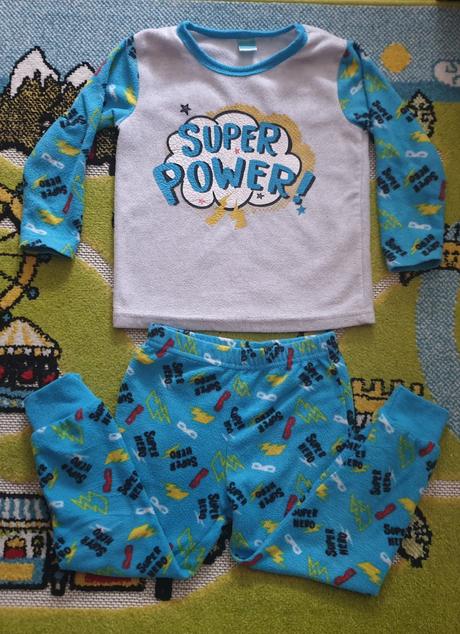 Hrubšie pyžamo, 86