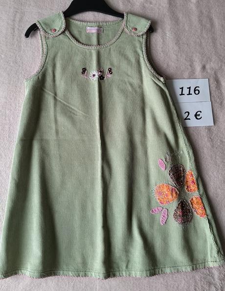 Menžestrové šaty, 116