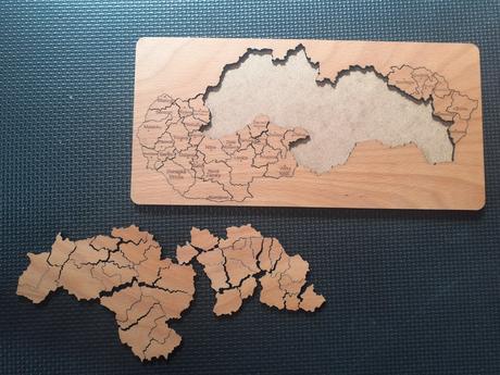 Drevené puzzle okresy slovenska,