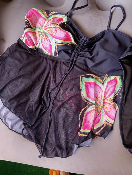Plavky nove xxl 44/ 46 cena 7,50e/ kus, xxl